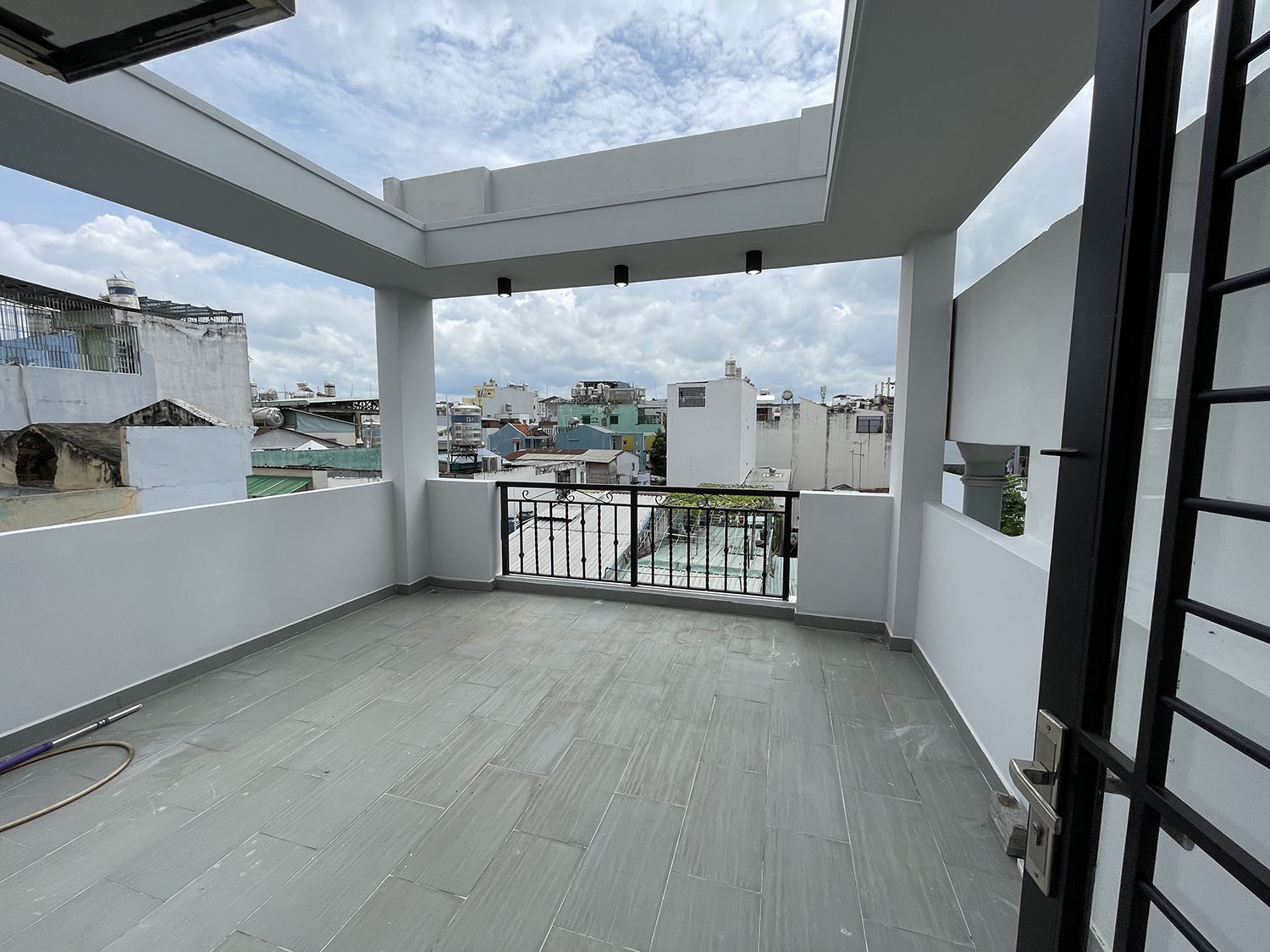 Bán nhà Hoàng Hoa Thám, Quận Bình Thạnh tuyệt phẩm 3 lầu (4,5m x 12m) đẹp lung linh hẻm ôtô khu VIP